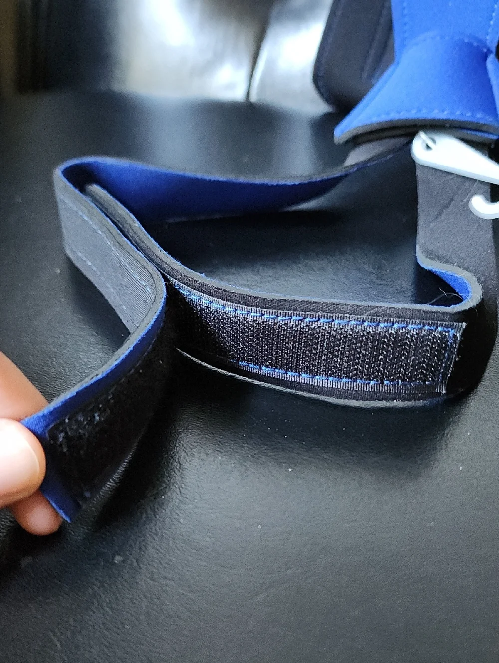 NEW Bev Tie Beer Holder Necktie Gag Gift Blue Neoprene Insulated Can Coozie